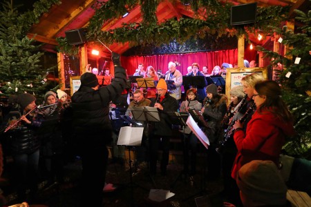 Konzert auf der Erlanger Waldweihnacht @ Schloßplatz